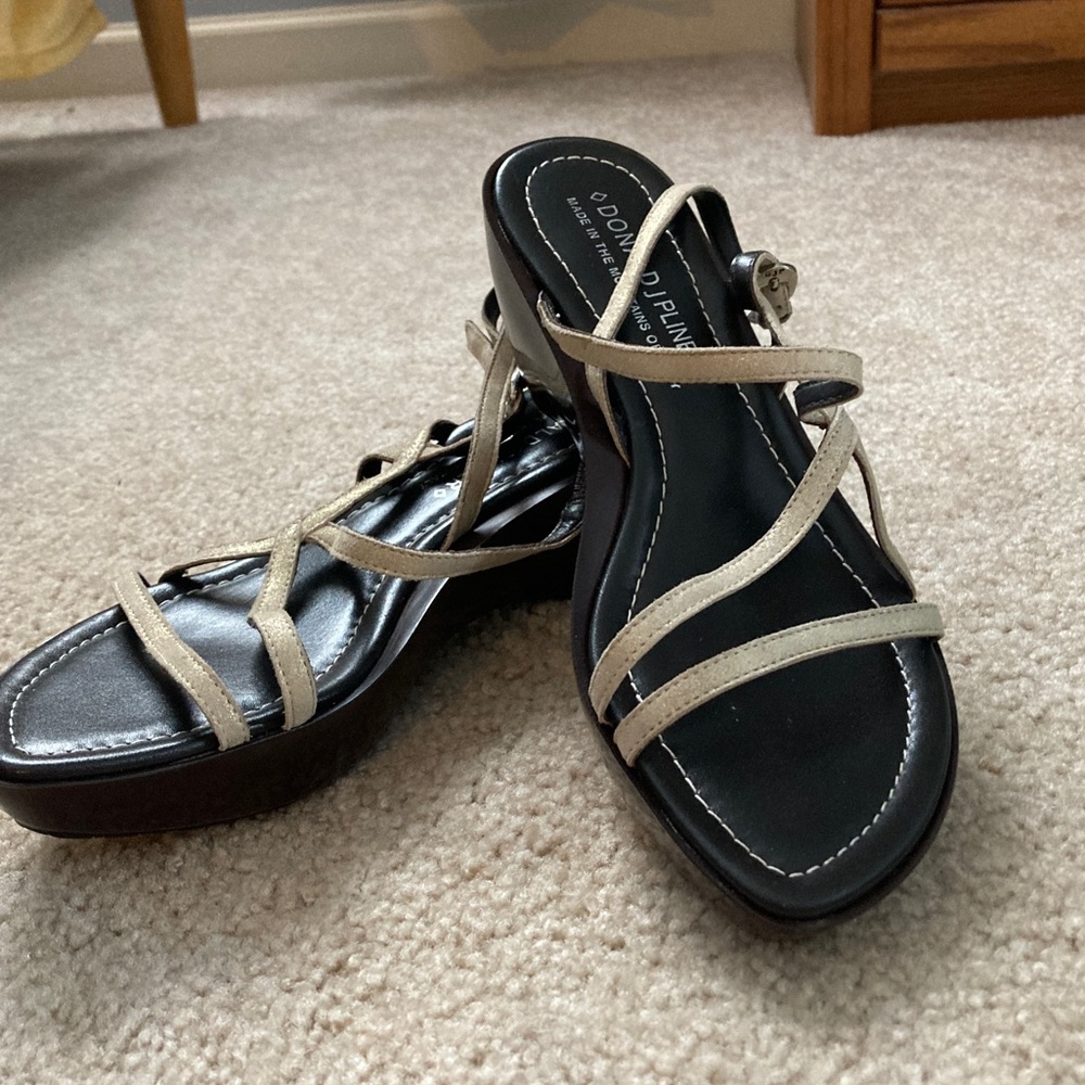 Donald J Pliner Black Platform Sandals - Size 9M